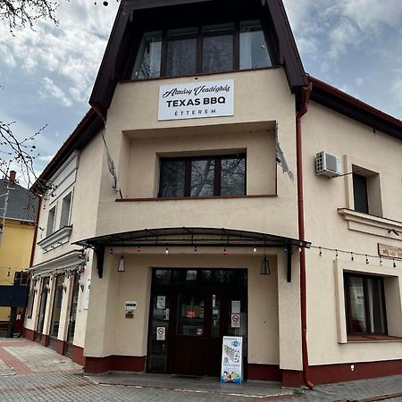 Almasy Vendeghaz Hotell Torokszentmiklos Eksteriør bilde